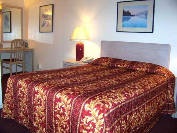 Townhouse Motel Weed Rum bild